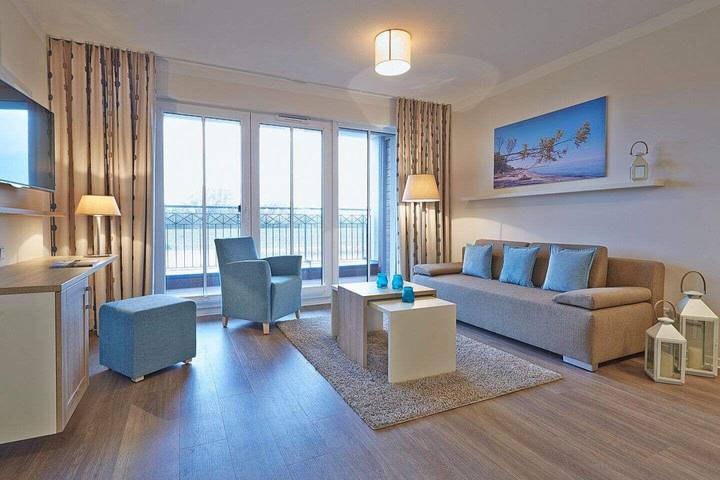 Ferienwohnung für 4 Personen, mit Pool und Balkon sowie Sauna