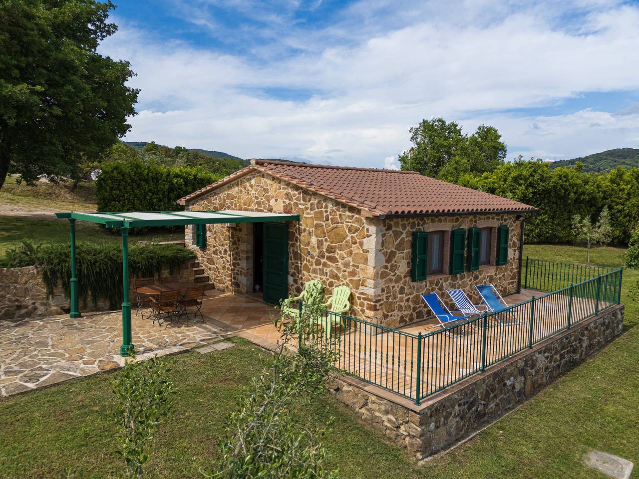 Appartamento intero, Appartamento 'Il Mandorlo' con terrazza privata, Wi-Fi e aria condizionata in Suvereto, Costa degli Etruschi