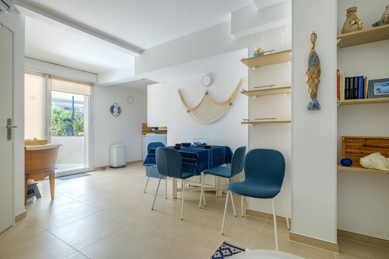 Ganze Wohnung, Ferienwohnung 'Voiles De Golfe' mit privater Terrasse und Klimaanlage in Golfe-Juan, Vallauris