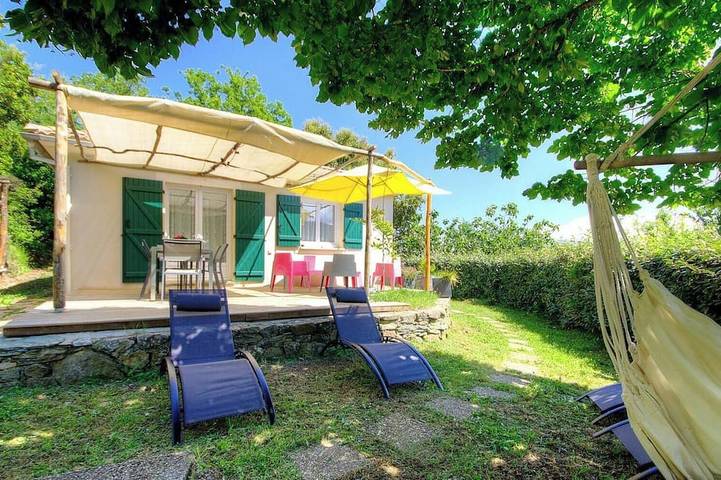 Location de vacances pour 6 personnes, avec terrasse à Murato