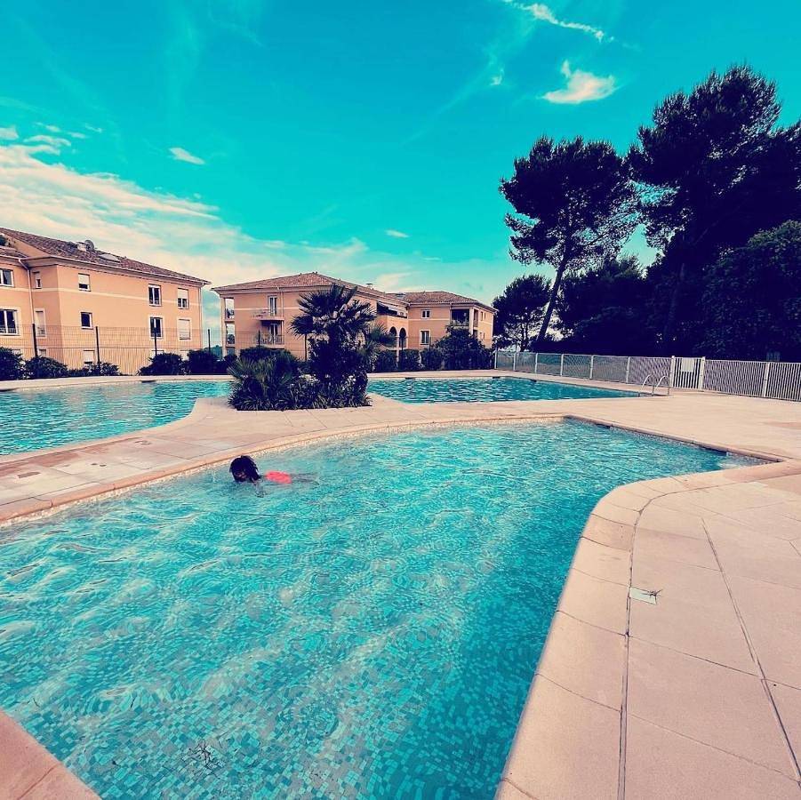 Appartement entier, Peaceful new Apartment in heart of French Riviera with Mountain and Pool view in Biot, Côte méditerranéenne (France)