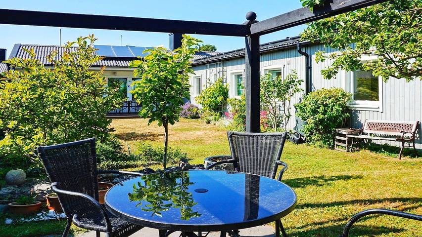 Feriehus for 5 personer, med hage i Visby