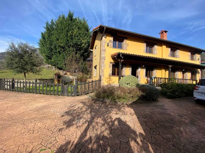 Casa rural para 6 personas, con Jardín en Val de San Vicente - 2