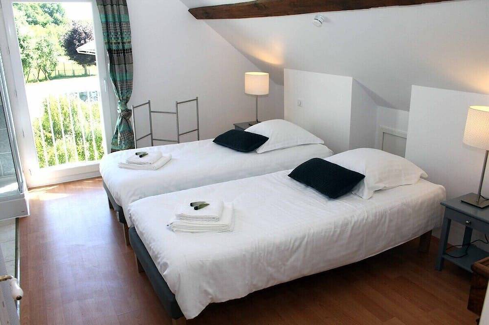 Grand gîte tout confort pour familles ou groupes – Nature & calme à 1h de Paris in Varennes-Changy, Région de Montargis