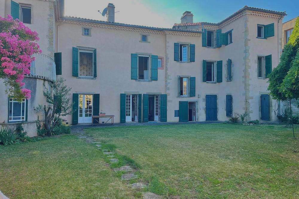 The Babouz Cottage, 4*,  entire house in the heart of Mirepoix and Cathars area in Mirepoix, Ariège
