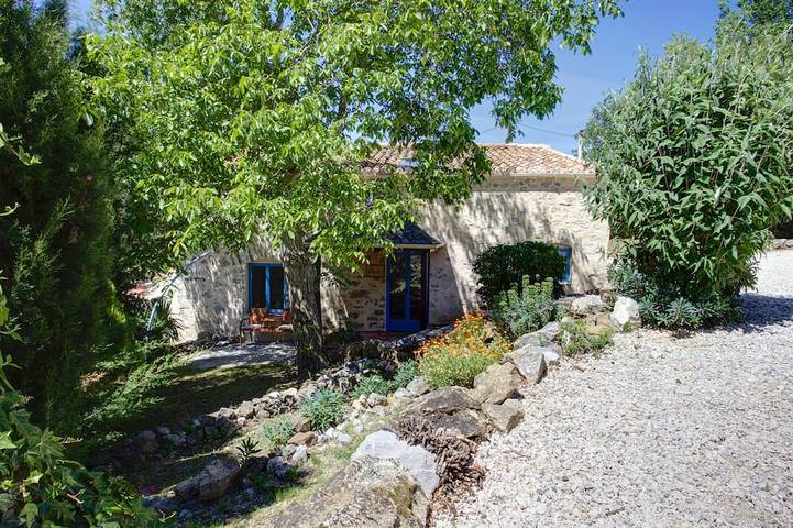 Gîte pour 6 personnes, avec terrasse et jardin, animaux acceptés à Fosse