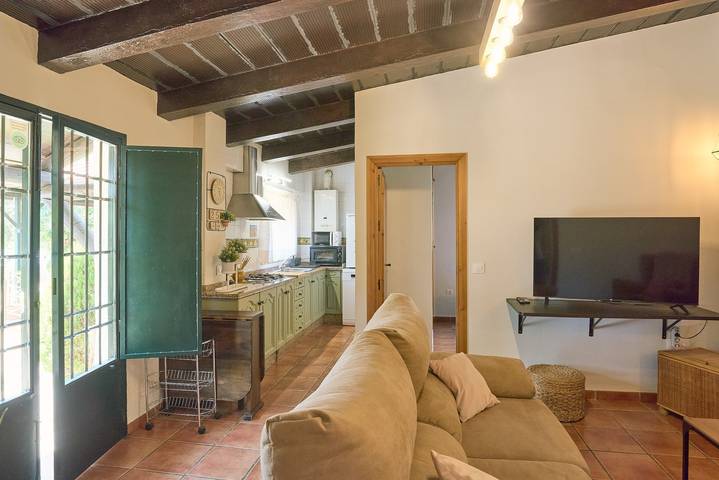 Apartamento entero, Casa rural El Refugio con piscina, barbacoa, vistas a la montaña y Wi-Fi en Parque Natural in Hornachuelos, Sierra de Hornachuelos