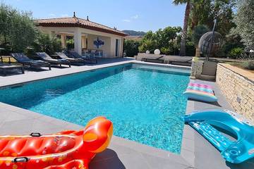 Location de vacances pour 8 personnes, avec jardin à Figanières