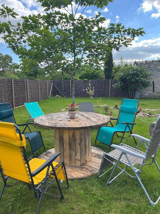 Maison de campagne pour 14 personnes, avec jardin à Choussy