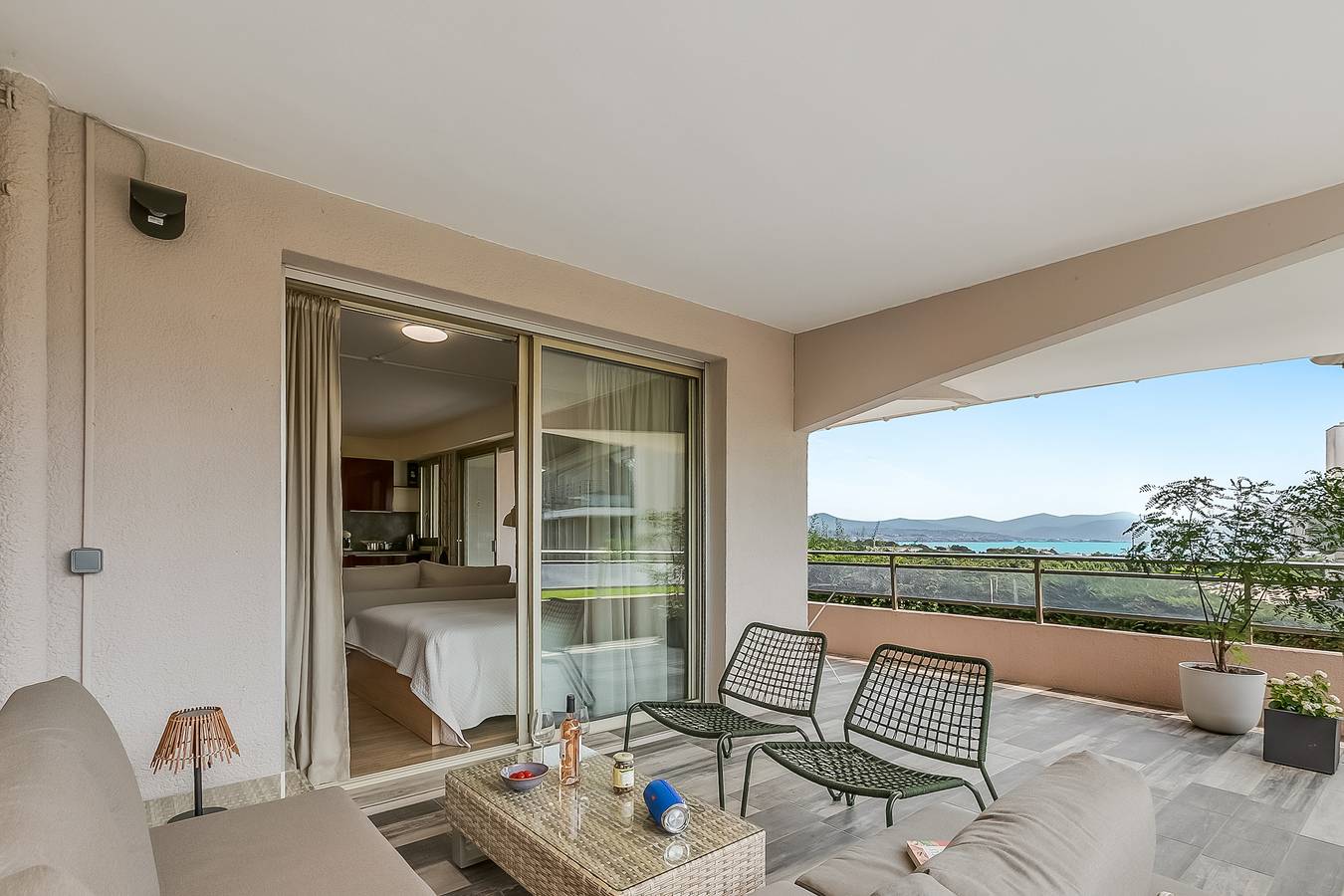 Appartamento intero, Studio Near Beach, Sea View & Garage in Antibes, Costa mediterranea (Francia)