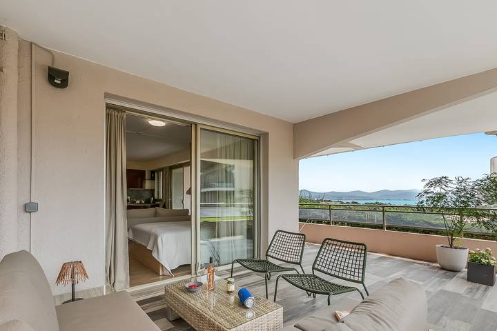 Gîte pour 3 personnes, avec terrasse et piscine dans Thalazur