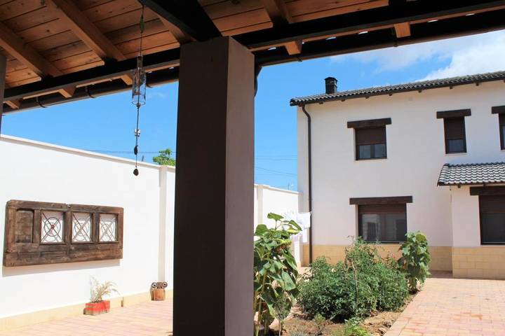 Casa rural para 11 personas, con Balcón y Terraza además de Jardín y Vistas en Algarra