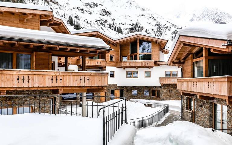 Hütte für 4 Personen, mit Pool und Ausblick sowie Garten und Sauna im Pitztal