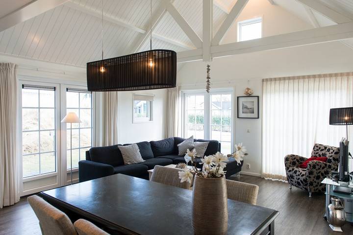 Ferienhaus für 4 Personen, mit Balkon/Terrasse und Terrasse sowie Whirlpool und Garten in Friesland - 3