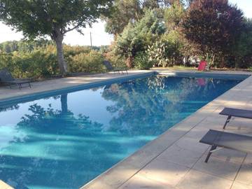 Gîte pour 4 personnes, avec jardin ainsi que piscine et vue, animaux acceptés à Linguizzetta