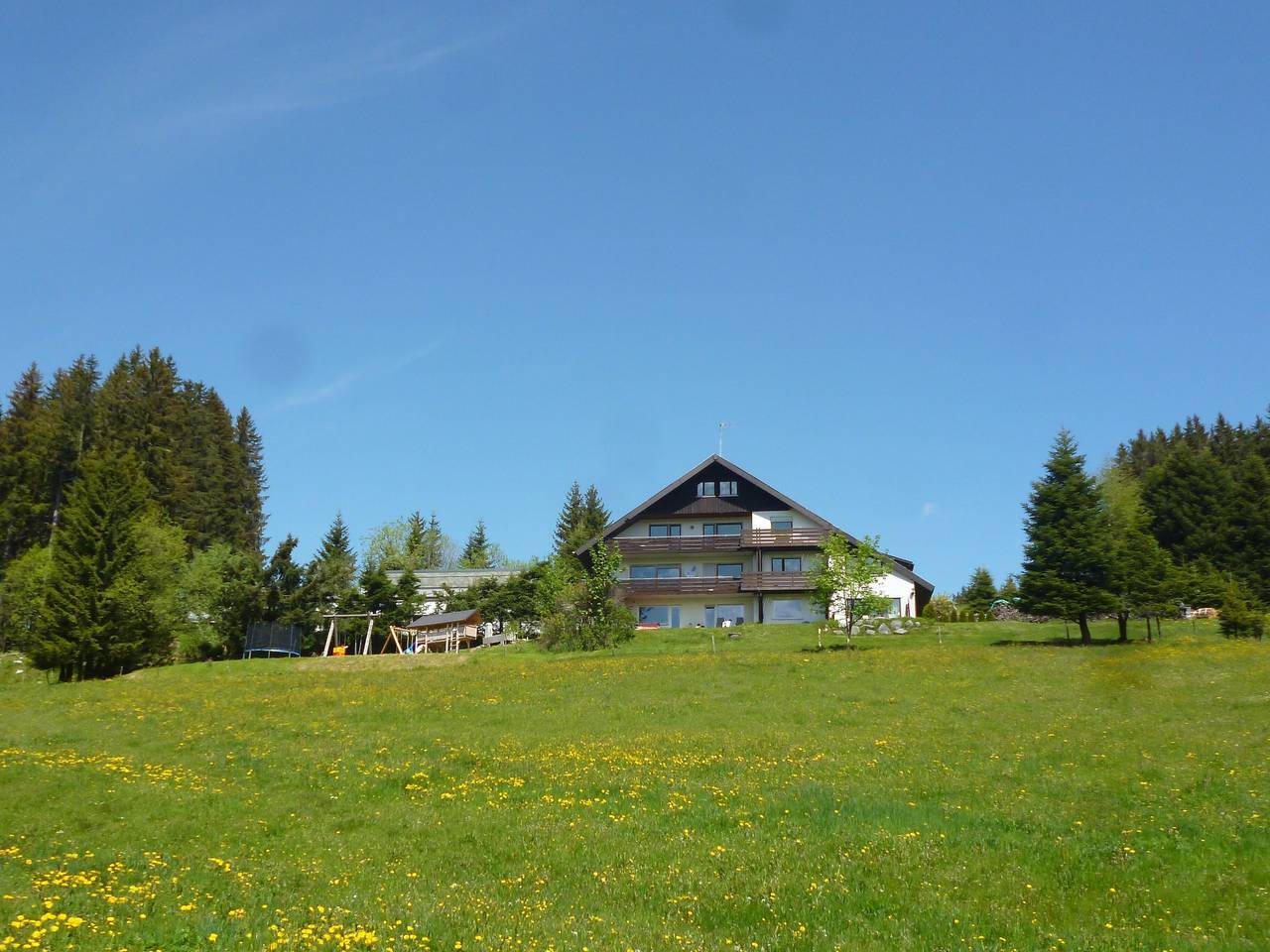 Appartement entier, Appartement lumineux Kandel à la ferme avec vue sur la verdure in Schönwald im Schwarzwald, Forêt-Noire du Sud