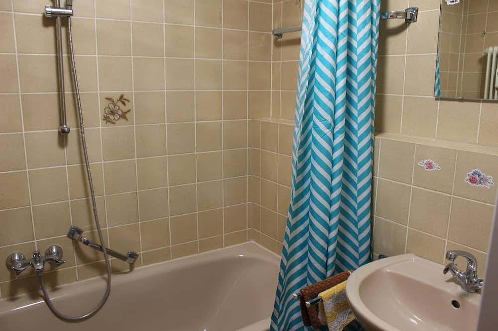 Ganze Wohnung, Zv-Scholtz, Bgh, Ap-02 in Burghausen, Landkreis Altötting