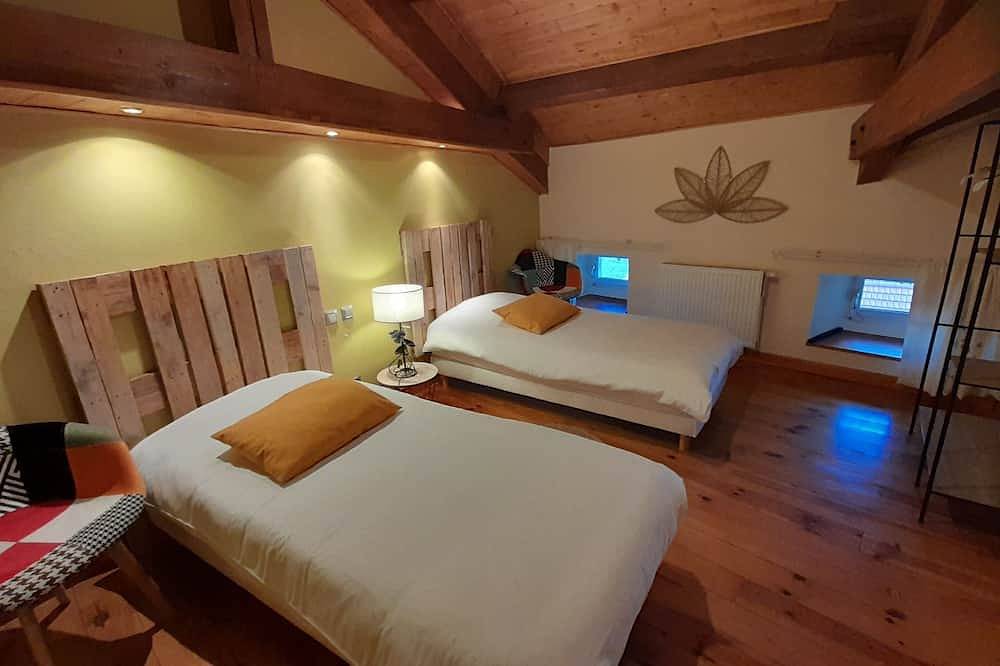 Charming gîte for 7 people, near lake and river in Rochepaule, Région de Tournon-sur-Rhône