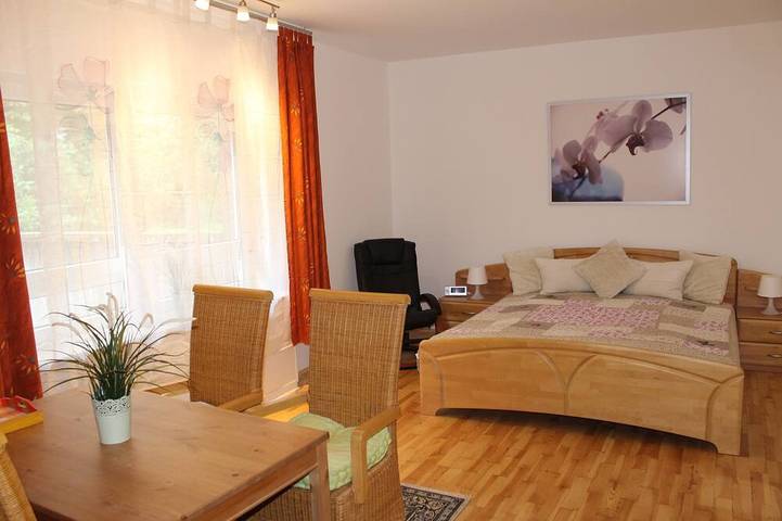 Ferienwohnung für 2 Personen, mit Garten in Sendling München