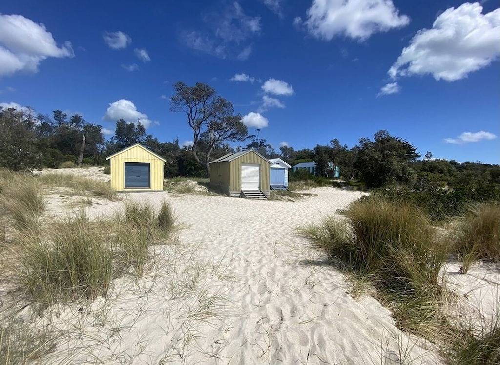 Modern Beach Escape – 4Br + Walk to Beach in McCrae, Mornington Peninsula
