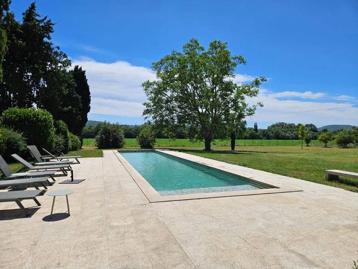 Location de vacances pour 15 personnes, avec piscine et jardin à La Bâtie-Rolland - 2