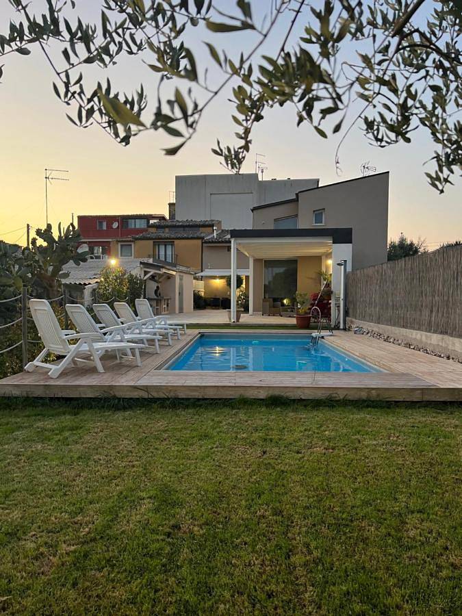Country house for 2 people, with view and garden as well as pool, with pets - 1