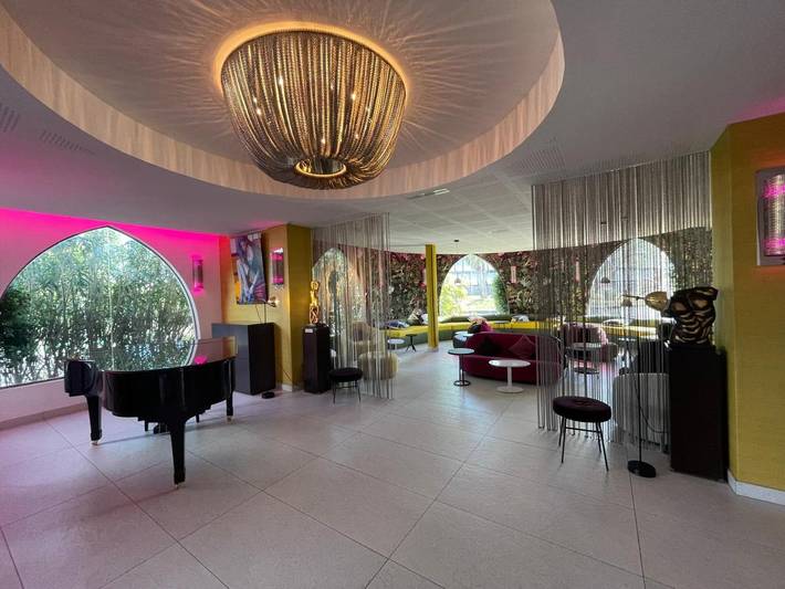 Hôtel pour 2 personnes, avec sauna ainsi que jacuzzi et terrasse