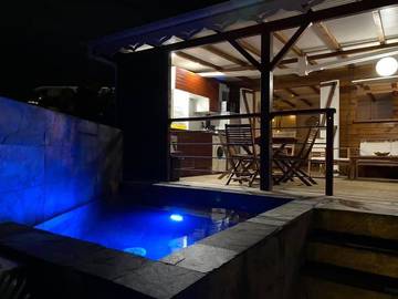 Gîte pour 3 personnes, avec vue et terrasse à Les Trois-Îlets