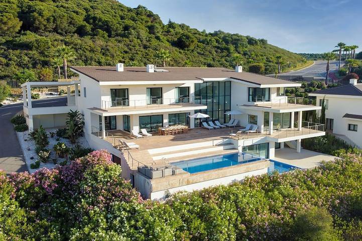 Chalet para 14 personas, con balcón y jacuzzi en Sotogrande