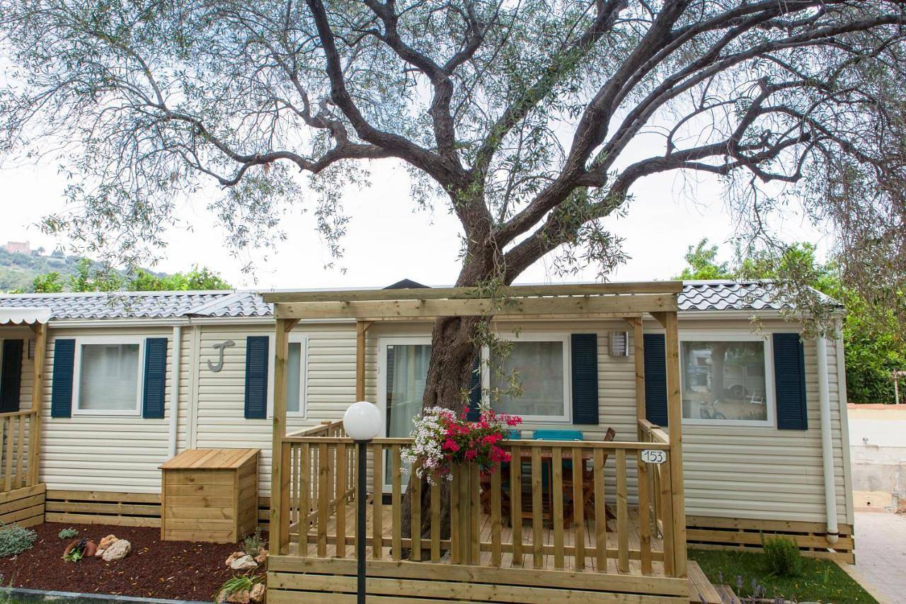 Camping Delfino in Albenga, Riviera di Ponente