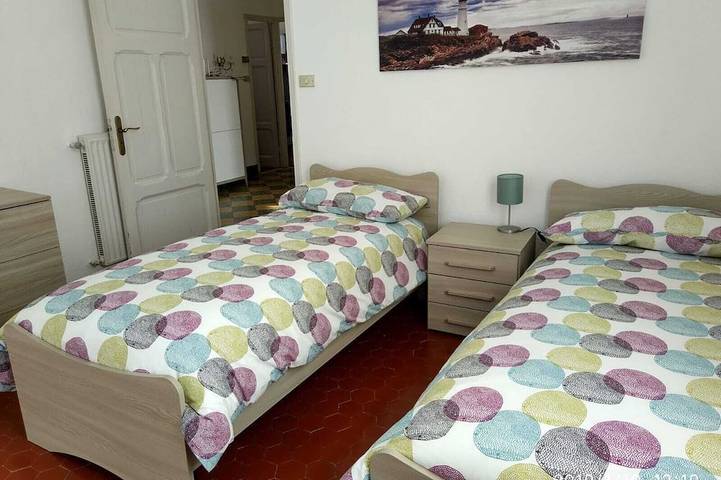 Gîte pour 6 personnes, avec jardin, animaux acceptés à Vallecrosia - 2