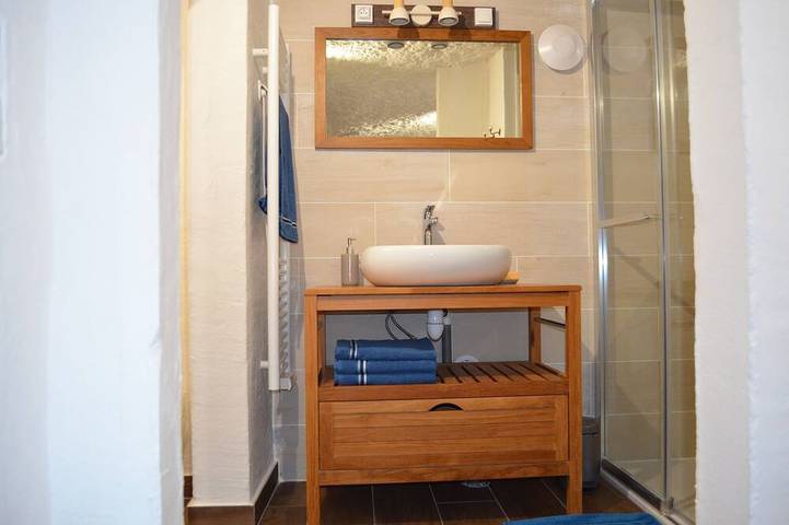 An unusual experience in a troglodytic Gîte in the heart of the Loire Valley! in Vouvray, Tours region