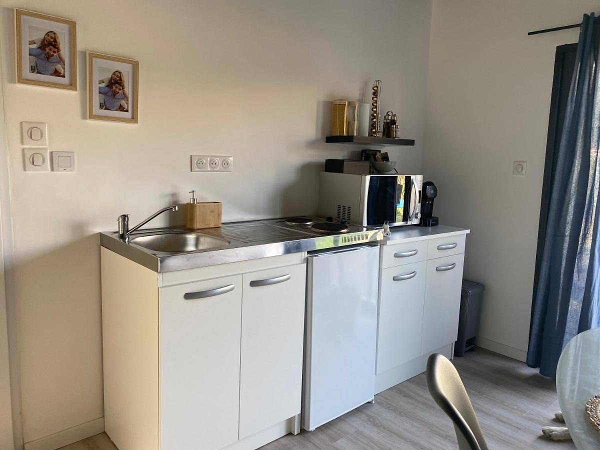 One-Bedroom House in Le Mesnil-en-Vallée, Région de Cholet