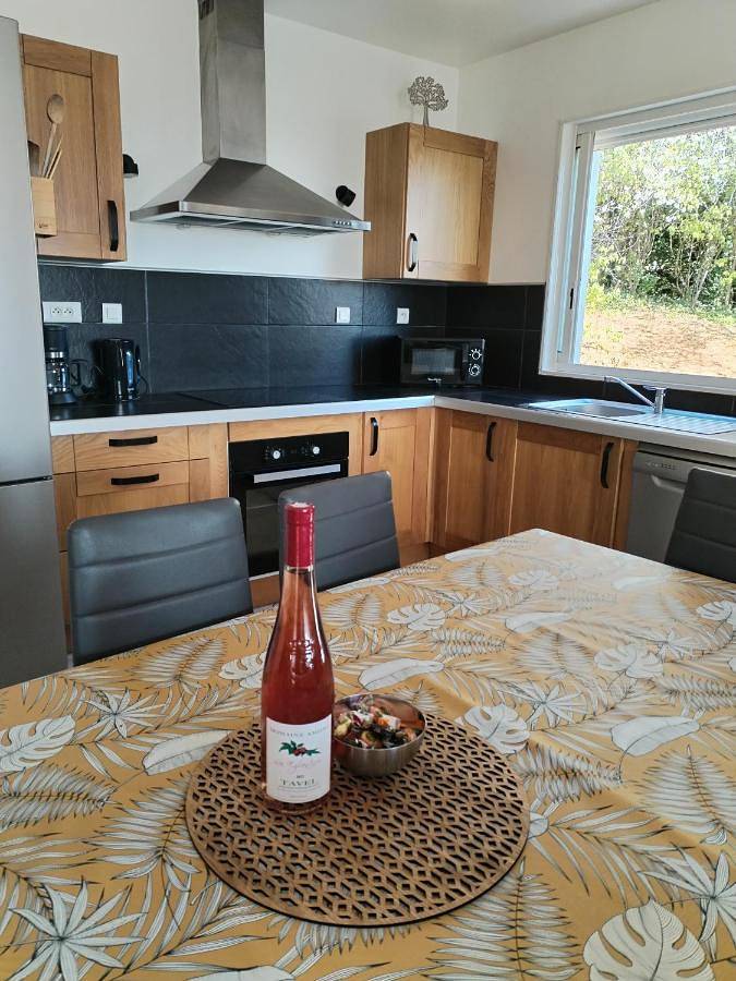 Location de vacances pour 8 personnes, avec jardin ainsi que piscine et vue, adapté aux familles à Courry - 3