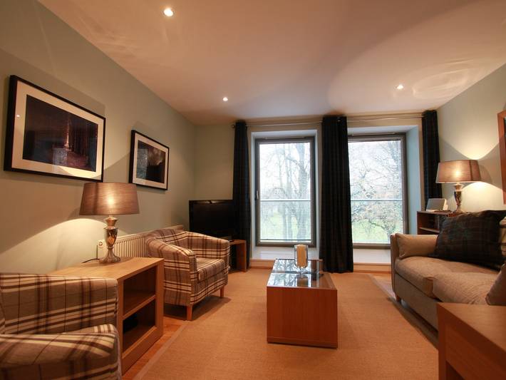 Log cabin for 2 people in Loch Ness