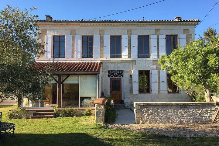 Gîte pour 8 personnes, avec jacuzzi et jardin à Gibourne