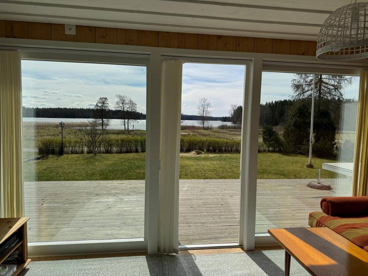 Underbar sjöutsikt nära bad och fiske in Storfors, Värmland