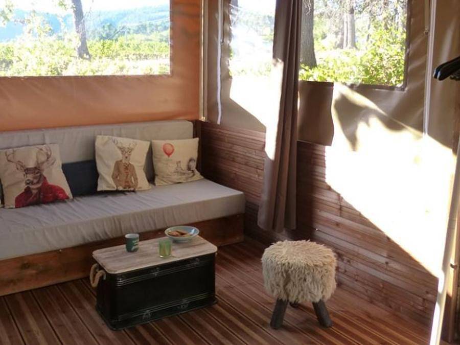Camping Hello Soleil - Chalet 4 personen - Cabane de l'Ecureuil 4p 2Ch 1Sdb in Lablachère, Parc naturel régional des Monts d'Ardèche