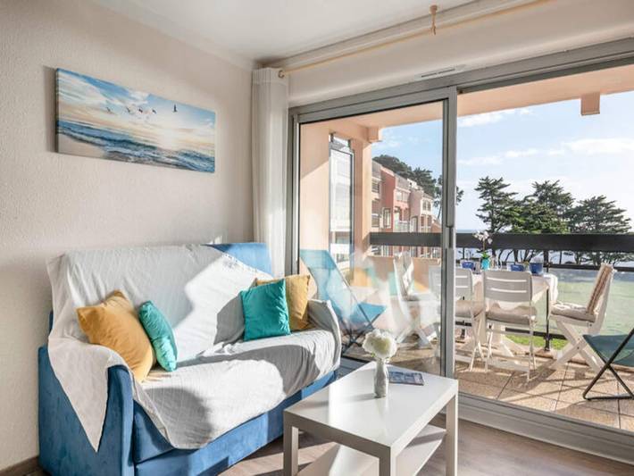 Gîte pour 4 personnes, avec balcon, adapté aux familles dans Plage de La Birochère - 4