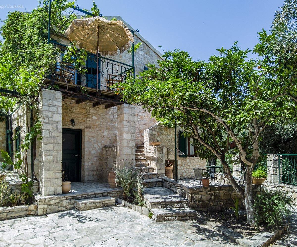 Guest House 'Adamantia Small Maisonette' with Shared Terrace, Wi-Fi and Air Conditioning in Gaios, Paxos