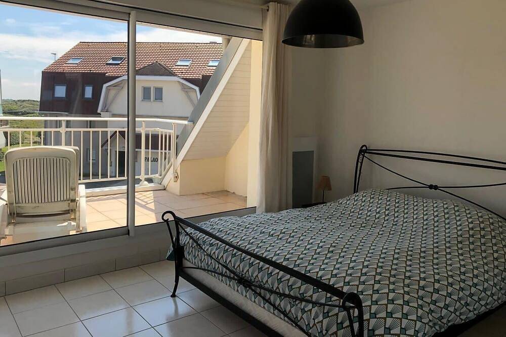 Entire apartment, Apartment with bright sunny balcony in Merlimont Plage, Merlimont