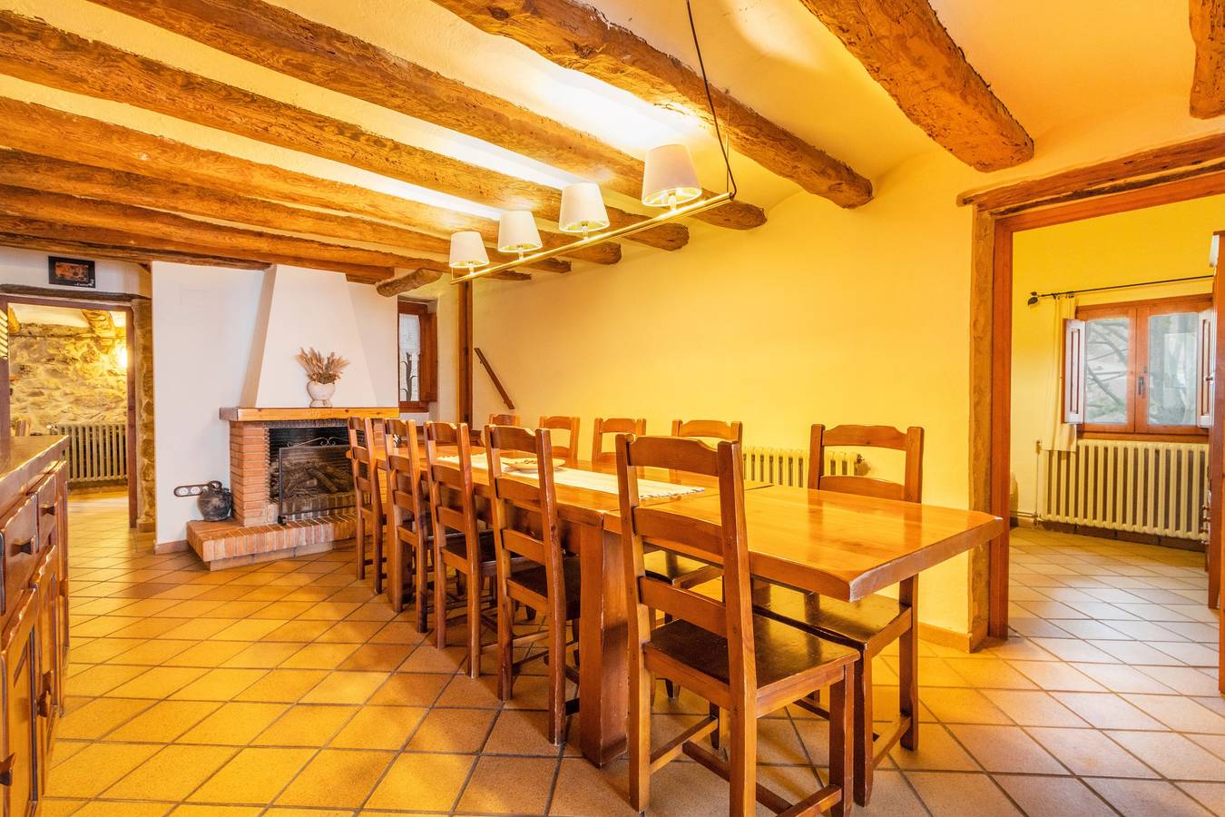 Casa de vacaciones 'Mas Vilardaga' con vistas a la montaña, Wi-Fi y aire acondicionado in Baronía de Rialp, Noguera