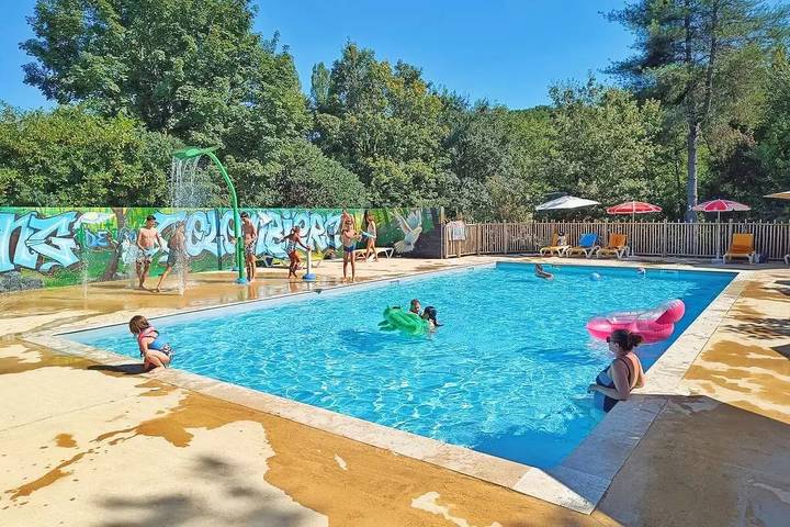 Gîte pour 6 personnes, avec piscine et terrasse dans Beaumontois en Périgord - 2