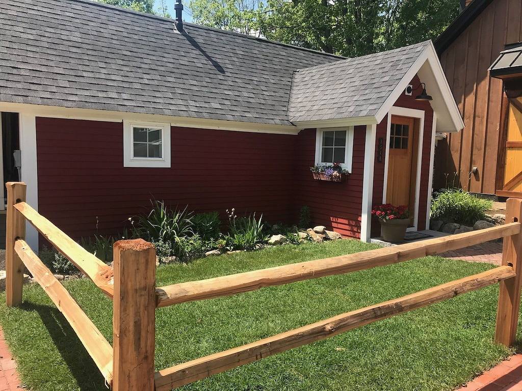 Newly Restored Lakefront Cottage in the center of Holderness with dockslip! in Holderness, Squam Lake