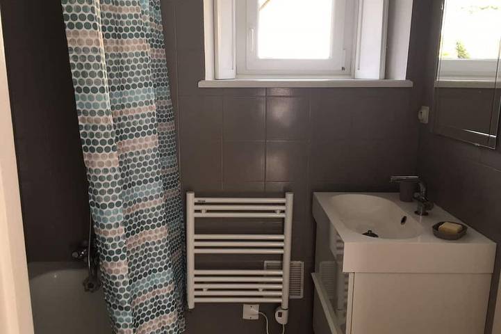 Ganze Wohnung, Apartment-Haus Gartenebene in Arradon, Côte des Mégalithes