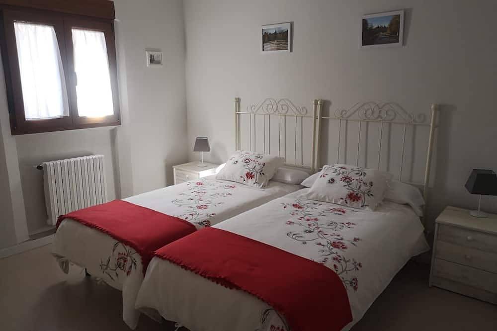 Casa De La Presa. Casa Independiente En La Sierra De Guadarrama in Real Sitio de San Ildefonso, Sierra de Guadarrama