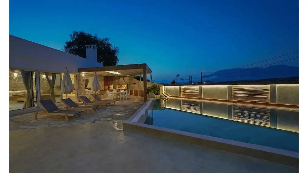 Villa de luxe avec terrasse à 2,5 km de la plage in Pitsidia, Région d'Iraklio-Héraklion