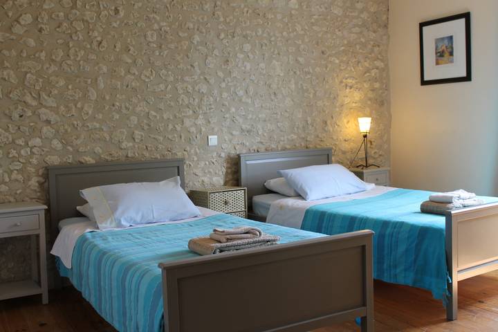 Gîte pour 4 personnes, avec Piscine à Pillac - 3