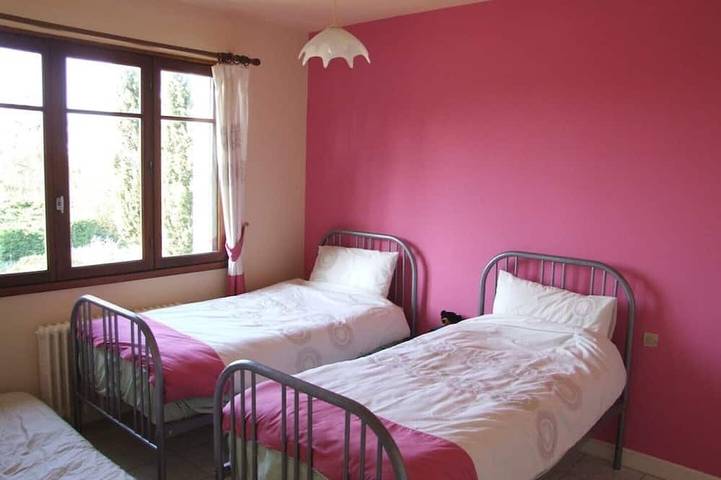 Location de vacances pour 6 personnes, avec terrasse et piscine à Cravans - 4