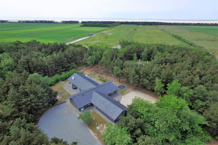Ferienhaus für 10 Personen, mit Terrasse und Whirlpool sowie Sauna, mit Haustier in Biikebrennen